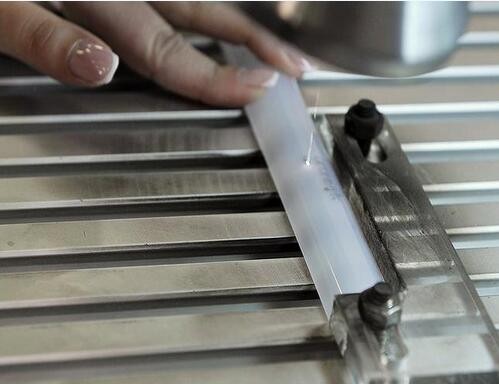 發光玻璃：能夠提高太陽能電池的性能